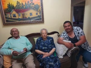 Lee más sobre el artículo Encuentro con exprofesora Irma Díaz Osorio